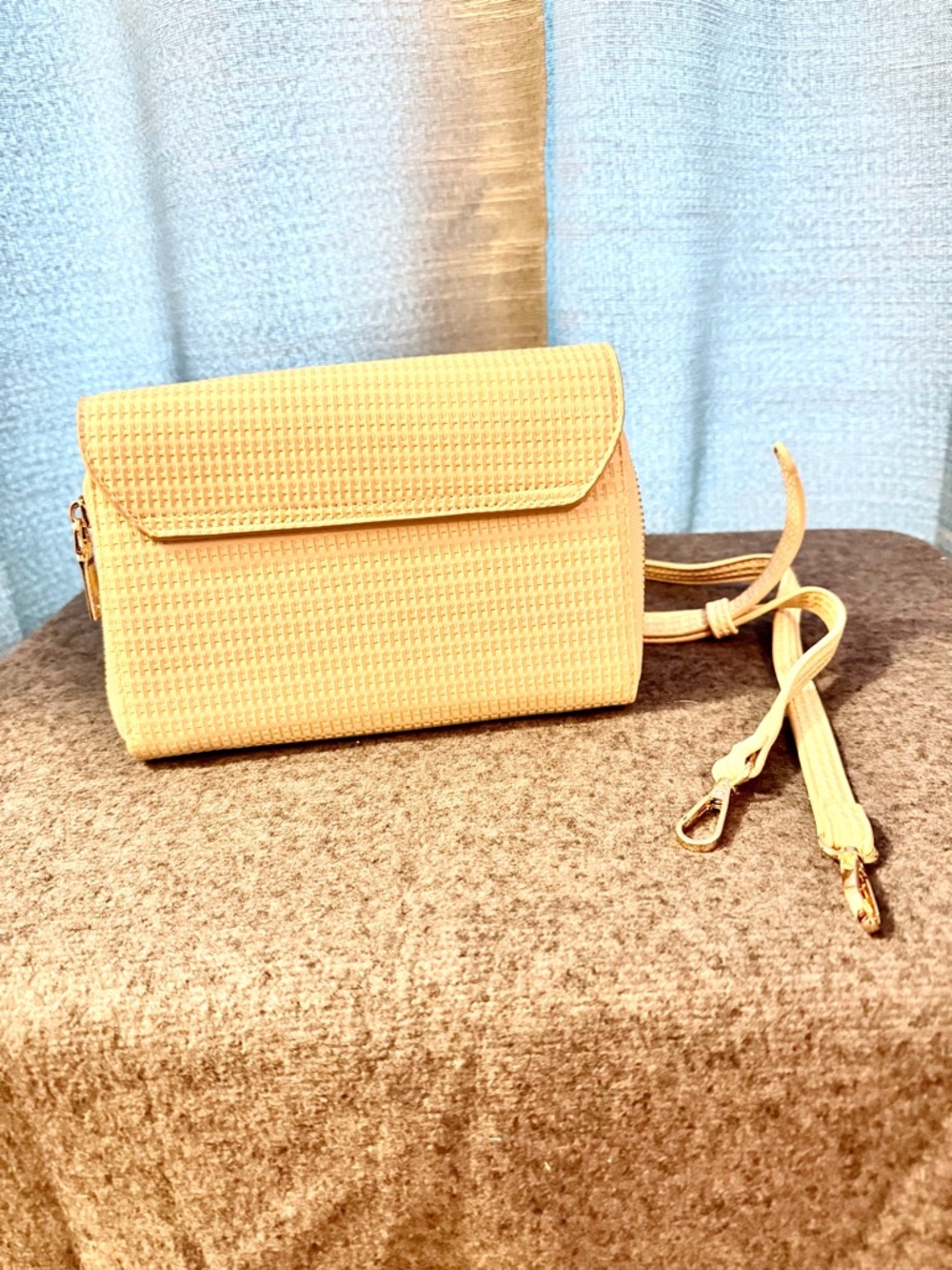 🍓3 for $15 Cream Crossbody Wallet Bag - Unbranded - Picture 2 of 4